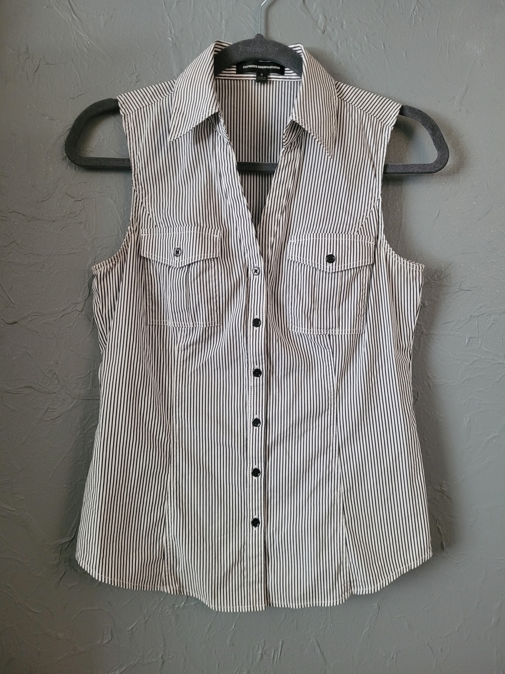 Express Women’s Sleeveless Button-Down Stripe Top Black White S
